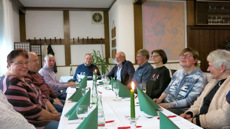 Die Mitglieder des Sozialverbandes Fürstenau sprachen sich unter der Leitung von Heinz-Jürgen Frantzen (Mitte) für einen Zusammenschluss auf Gemeindeebene aus.