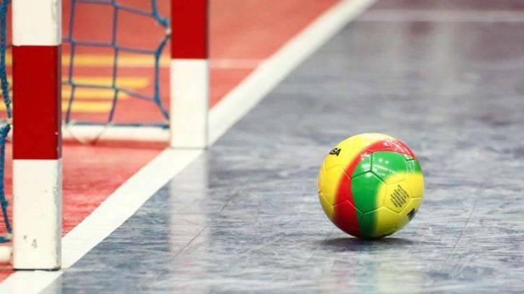 Ab 2016 soll auch bei den Senioren Futsal gespielt werden. Ab 2016 soll auch bei den Senioren Futsal gespielt werden.