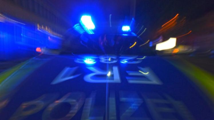 Schüler entdeckten am Dienstag in Nordhorn eine Leiche und riefen daraufhin die Polizei. Symbolfoto: Patrick Seeger/dpa