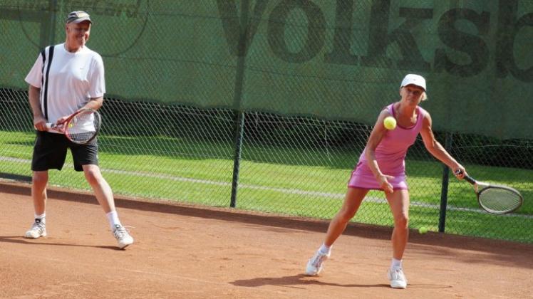 Spielt für die Damen 50 des HTV auf: Edeltraud Horstmann (rechts). 