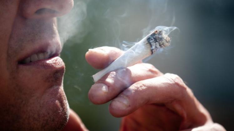 Bremen will den Konsum von Cannabis nicht mehr strafrechtlich verfolgen. Der Plan ist umstritten. 
