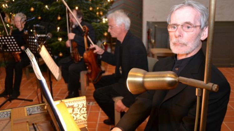 Am wohlsten fühlt er sich an seinem Instrument: Peter Elgeti (rechts) beim Abschiedskonzert im Dezember. Archivfoto: Sonia Voigt