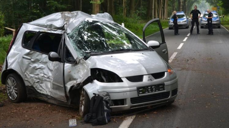 Tödlich verletzt worden ist am Freitagnachmittag ein 32-jähriger Autofahrer aus Twistringen bei einem Verkehrsunfall auf der Pestruper Straße in Wildeshausen-Bühren. 