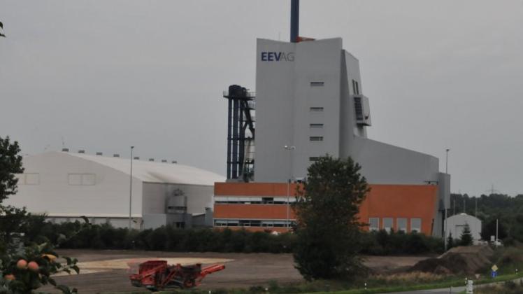 Das Biomassekraftwerk im Papenburger Nordhafen wird seit 2012 von der EEV AG betrieben. 