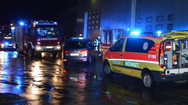 Mit einem Gefahrguteinsatz und einem Massenanfall an Verletzten (MANV) haben Feuerwehr und Rettungsdienst in Ganderkesee in der Nacht zu Mittwoch gekämpft.