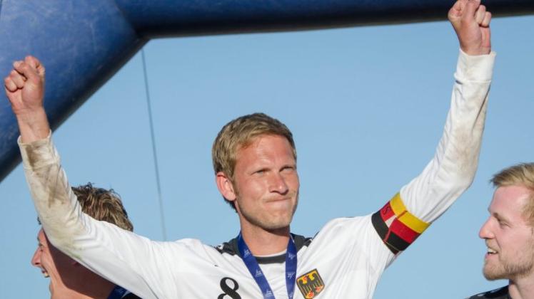 Geschafft: Der Brettorfer Christian Kläner hat mit der deutschen Faustball-Nationalmannschaft den WM-Titel verteidigt. 