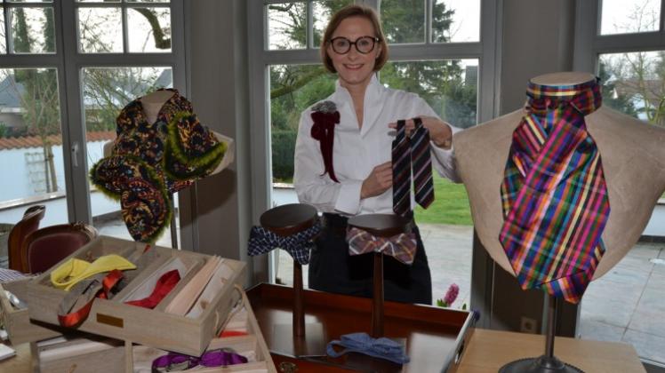 Modische Accessoires für den Mann: Diplom-Designerin Sabine Krüger liebt den „alten Schick“ und historische Vorbilder. Modische Accessoires für den Mann: Diplom-Designerin Sabine Krüger liebt den „alten Schick“ und historische Vorbilder.