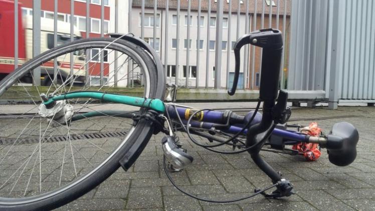 Eine 42-jährige Radfahrerin ist in Wildeshausen nach einen Zusammenstoß mit einem Auto gestürzt. Symbolfoto: Michael Schwager