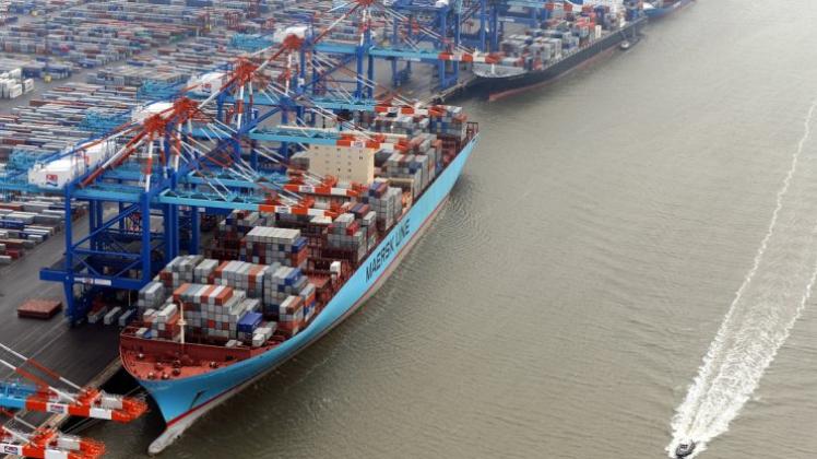 Der Containerterminal an der längsten Stromkaje Europas in Bremerhaven, aufgenommen am 22.01.2009. 