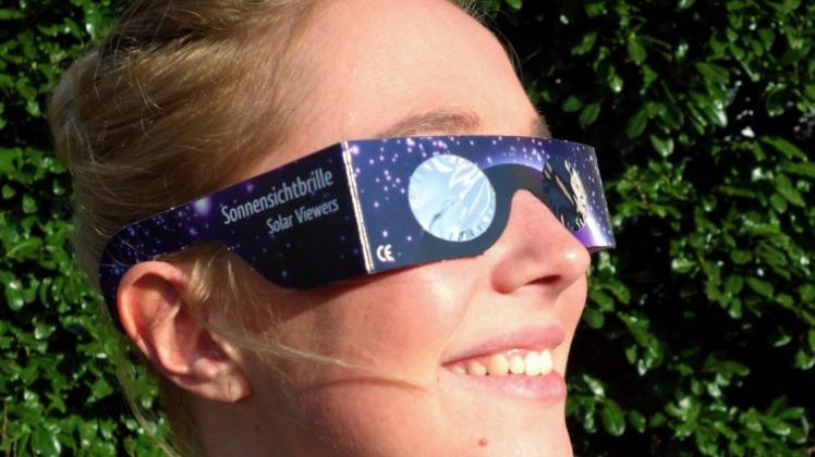 Sonnenfinsternis am 20. März 2015: Für die Beobachtung des Himmelsphänomens sollten ausschließlich Schutz- oder Folienbrillen benutzt werden, die für diesen Zweck auch bestimmt sind. 