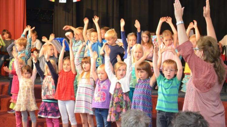 Mehr als 30 Mädchen und Jungen aus der musikalischen Früherziehung der Musikschule in Ganderkesee haben sich auf eine „musikalische Reise um die Welt“ begeben. 