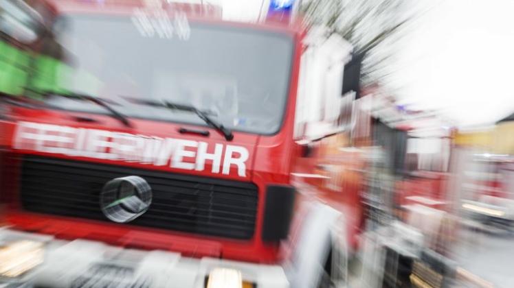 Die Feuerwehr ist am Mittwochmittag zu einem Alarm in der Delmenhorster Innenstadt ausgerückt, konnte aber schnell Entwarnung geben. Symbolfoto: Michael Gründel