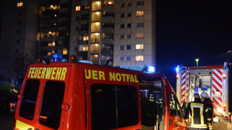 Am späten Dienstagnachmittag rückte die Feuerwehr zu einem Brand an der Wilhelm-Raabe-Straße aus. 