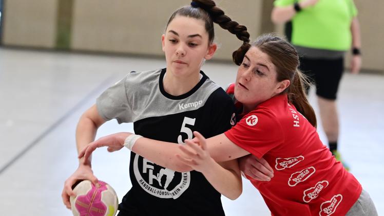 Foto Rolf Tobis 
3.4.2022
HB Oberliga WJC
Hoykenkamp - HSV Warberg / Lelm
vl
Murielle Giron
Minou Pohlai