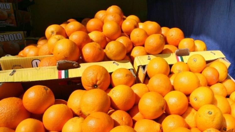 Saftige Orangen werden in der Vorweihnachtszeit gerne gegessen, doch problemlos sind sie nicht. Saftige Orangen werden in der Vorweihnachtszeit gerne gegessen, doch problemlos sind sie nicht.