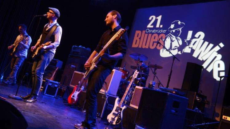 Bei der 21. Osnabrücker Blueslawine am Samstagabend spielten die drei Bands „Mojo Makers“, The Hamburg Blues Band“ und „Grainne Duffy“ rockigen, roh klingenden Blues im ausverkauften Haus der Jugend. 