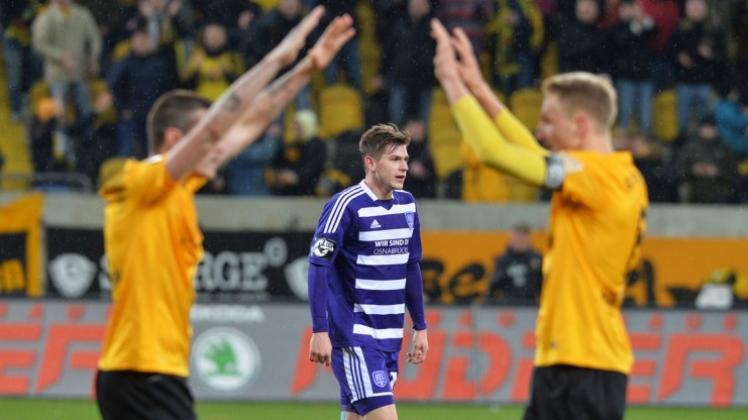 Dynamo Dresden jubelt, Osnabrücks Marcel Kandziora ist bedient: Der VfL unterlag bei den Sachsen mit 1:2. 