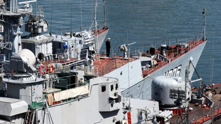 Russische Schiffe patrouillieren am Wochenende vor der Küste der Krim. 