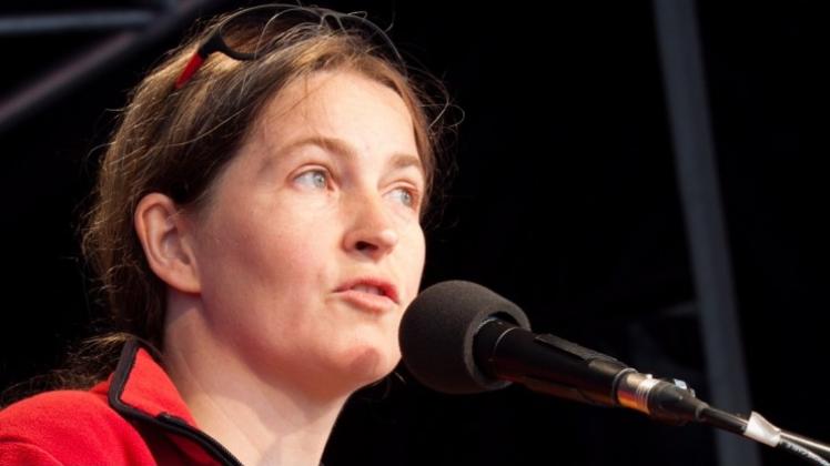 Anne Roth bei der  Demonstration „Freiheit statt Angst 2010“. 