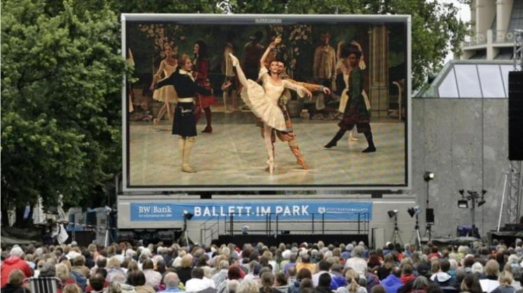 Direktübertragung des Balletts «Dornröschen» aus der Stuttgarter Staatsoper. Direktübertragung des Balletts «Dornröschen» aus der Stuttgarter Staatsoper.