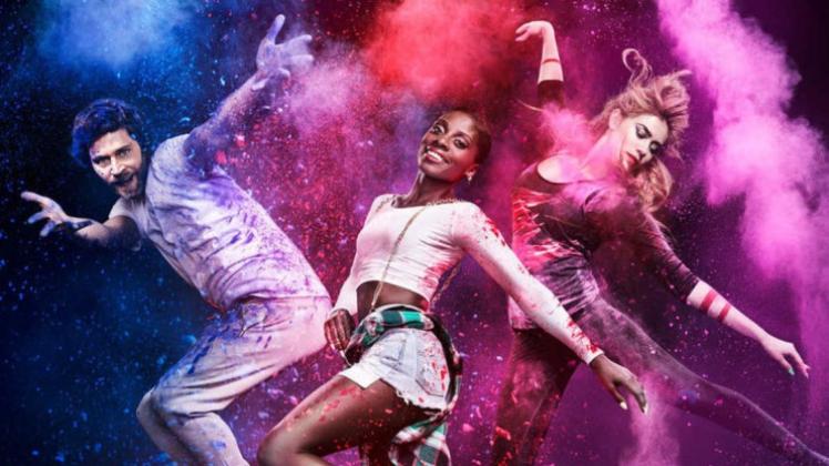 Springen für den Effekt: die „Got to Dance 2014“-Juroren Nikeata Thompson (Mitte), Howard Donald und Palina Rojinski. Springen für den Effekt: die „Got to Dance 2014“-Juroren Nikeata Thompson (Mitte), Howard Donald und Palina Rojinski.