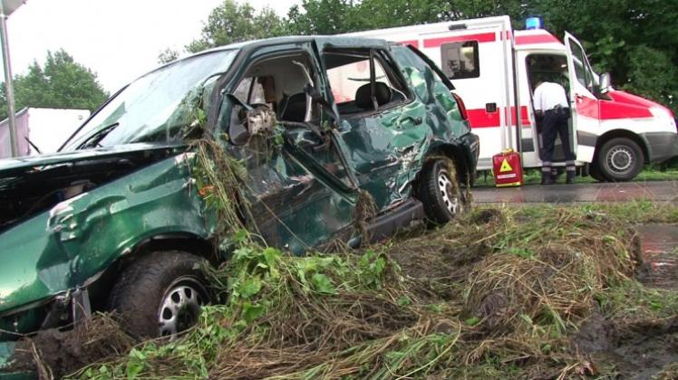 Bei einem Unfall im Landkreis Vechta ist ein 22-Jähriger am Dienstagabend lebensgefährlich verletzt worden. 