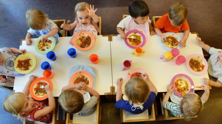 Krippenkinder in Niedersachsen dürfen sich freuen - sie bekommen eine bessere Betreuung. 