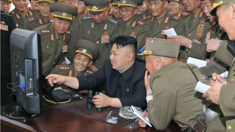 Auch wenn er das Land gegenüber der restlichen Welt abschottet - das dürfte Kim Jong-un nicht gefallen haben: Das Internet in Nordkorea ist stundenlang komplett ausgefallen. 