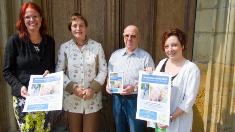 Präsentieren das Programm der Seniorenwochen: Patricia Mersinger, Elfriede Schroeder, Hans-Ulrich Illner und Annette Herlitzius (von links). 