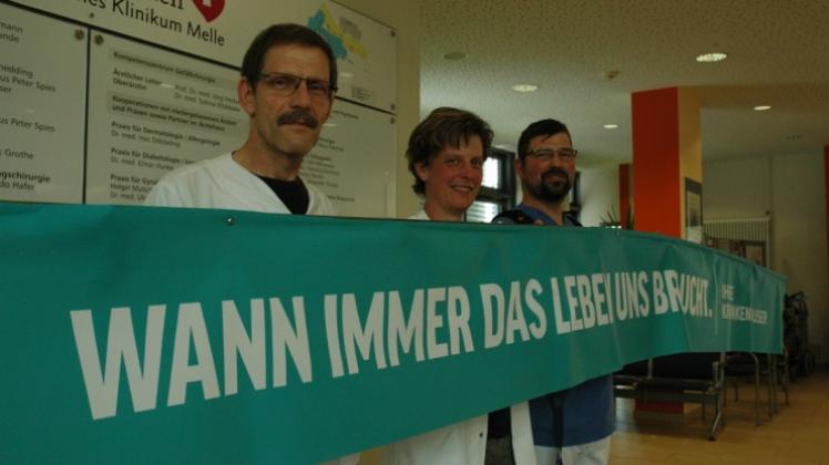 Für eine faire Krankenhausfinanzierung haben Mitarbeiter des CKM im Foyer protestiert. Für eine faire Krankenhausfinanzierung haben Mitarbeiter des CKM im Foyer protestiert.