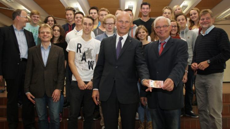 Bundesbanker CarlLudwig Thiele zu Gast im Iburger NOZ