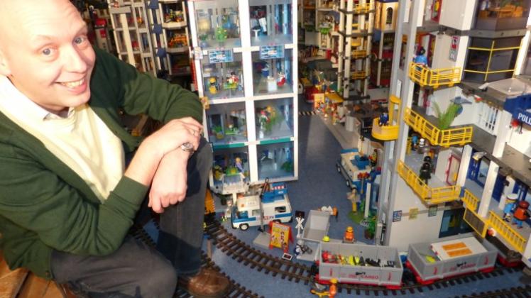 Einen Kindheitstraum hat sich Jürgen Eden mit seinen Playmobil-Welten erfüllt. Fotos: S. Risius-Hartwig