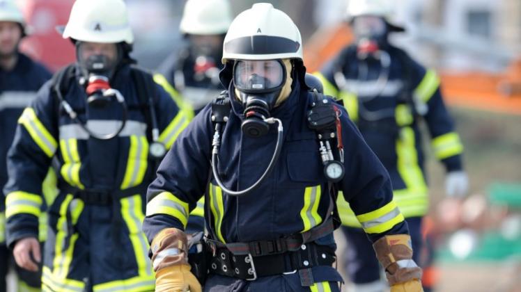 Schnell und aktiv: Feuerwehrleute bei einer Übung in Niedersachsen. Foto; dpa Schnell und aktiv: Feuerwehrleute bei einer Übung in Niedersachsen. Foto; dpa
