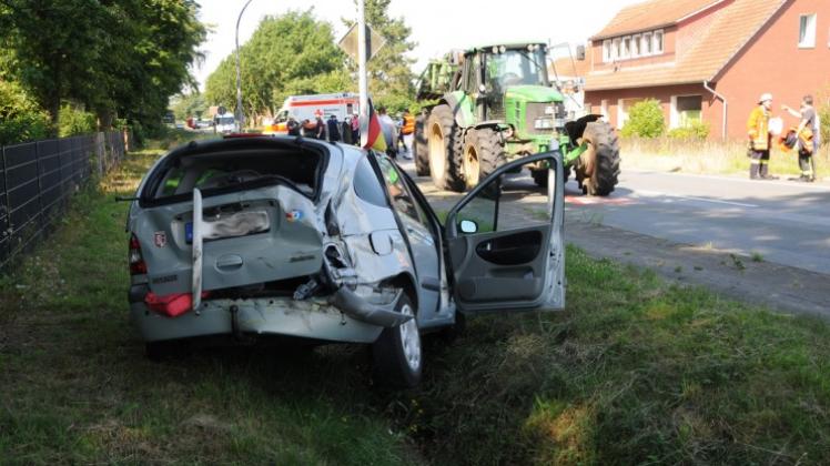 Bei einem Zusammenstoß zwischen einem Pkw und einem Traktor kam in Nortrup eine 77-jährige Frau um Leben. 