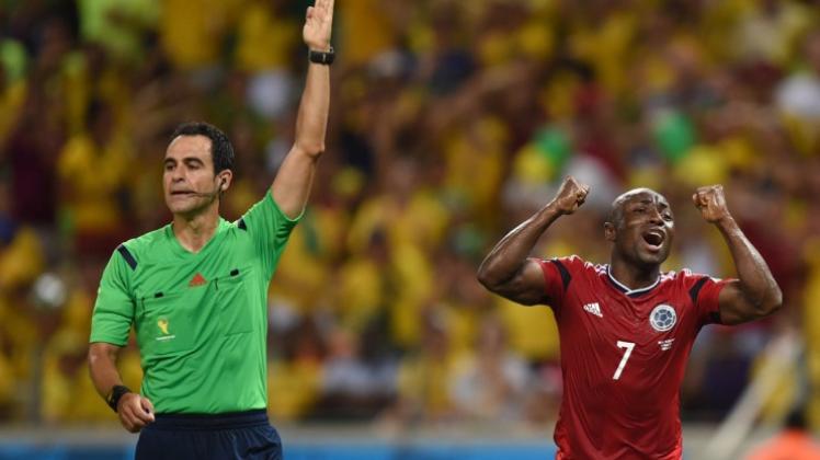 Hat beim Spiel Brasilien gegen Kolumbien nicht hart genug durchgegriffen: Schiedsrichter Carlos Velasco. 
