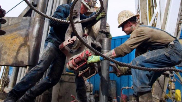 Arbeiter in den USA an einem Fracking-Bohrloch. 
