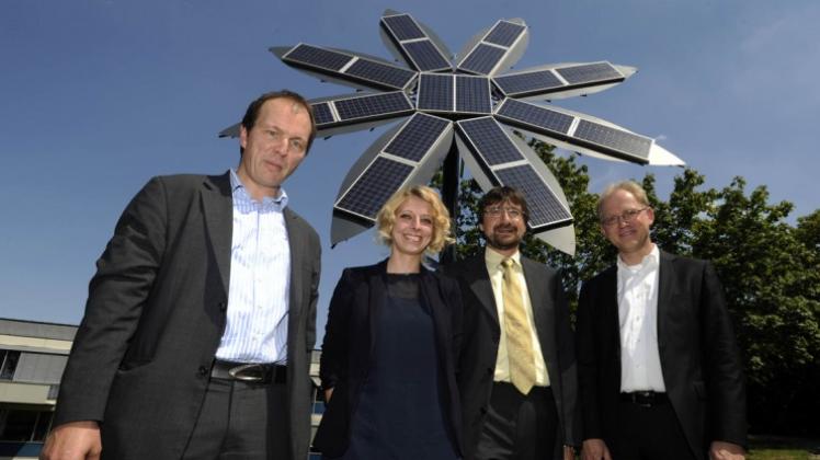 Sie wollen herausfinden, unter welchen Bedingungen die intelligente Stromversorgung einer Stadt möglich ist: (von links) Ulf Over, Christin Sengstacken, Ralf Tönjes und Volker Lüdemann. 