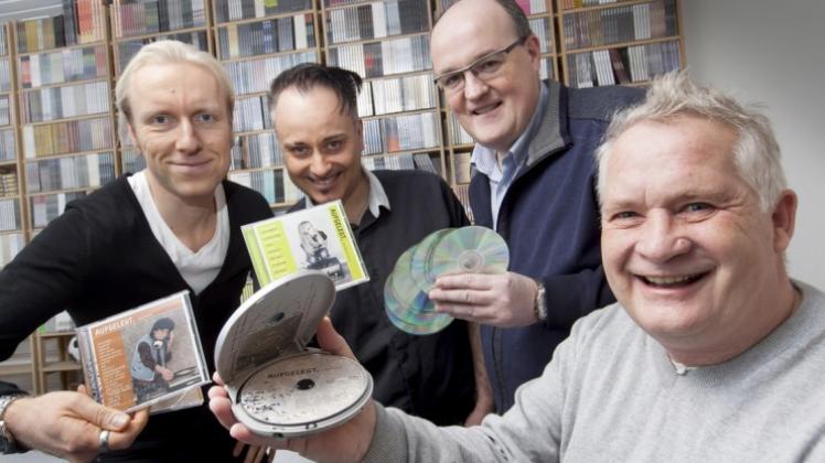 Freuen sich auf viele Bewerbungen: (von links) Gerald Oppermann, Holger Gechter (beide Timezone), Neue-OZ-Redakteur Stefan Alberti sowie Thomas Schenk (Timezone). 