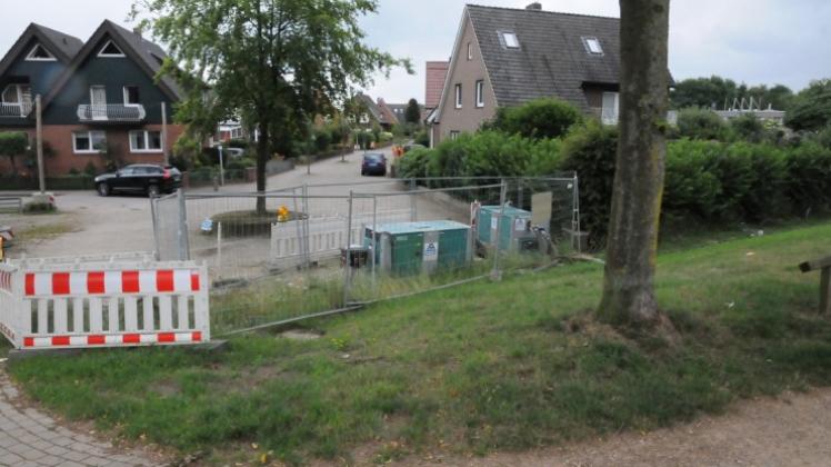 Nicht dicht ist der Deich des Kanals an der Straße „in den Hornen“ in Lingen. Eine neue Dammfußdrainage soll ab Herbst Abhilfe schaffen. Fotos: Müller