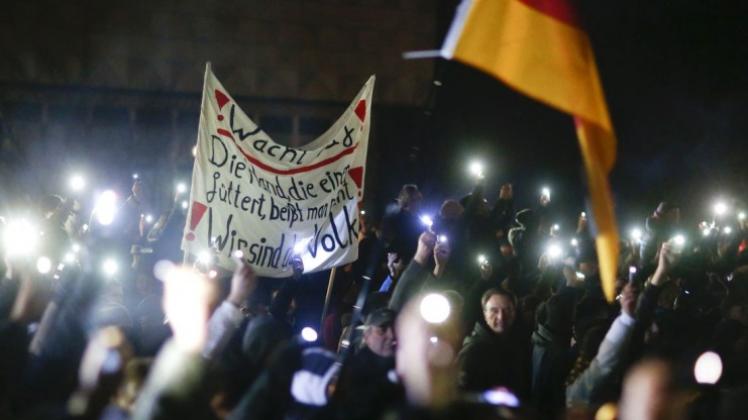 In Dresden nahmen mehrere Tausend Menschen an einer „Pegida“-Demonstration teil. 
