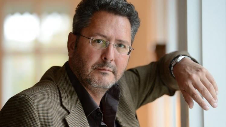 Zurück zur kreativen Freiheit: Drehbuchautor Sascha Arango geht unter die Romanciers. Zurück zur kreativen Freiheit: Drehbuchautor Sascha Arango geht unter die Romanciers.