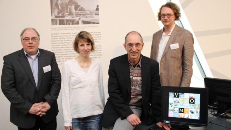 Experten für Migrationsgeschichte im Felix-Nussbaum-Haus. Von links: Jochen Oltmer, Sarah Metzler, Thorsten Heese, Christoph Bongert. 
