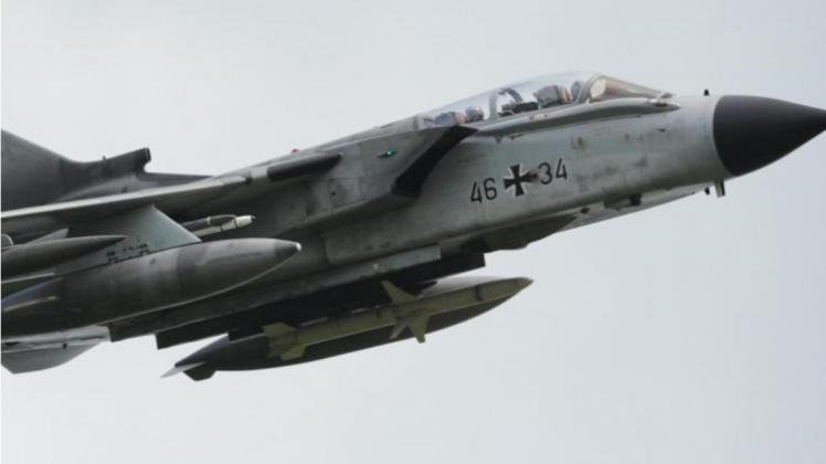 Keine Fehler in der Elektronik, kein menschliches Versagen: Ungeklärt ist bislang, warum ein Tornado bei einer Übung eine Bombenattrappe über Wietmarschen verloren hat. Symbolfoto: dpa