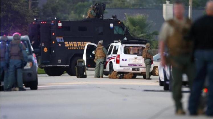 In einer ruhigen Straße in einem Vorort von Houston ist es zu einem Familiendrama gekommen. In einer ruhigen Straße in einem Vorort von Houston ist es zu einem Familiendrama gekommen.