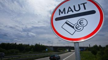 Heftig umstritten schon lange vor einer eventuellen Einführung: Eine Pkw-Maut für alle Straßen in Deutschland. 