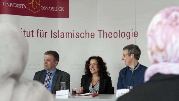 Wissenschaftsministerin Gabriele Heinen-Klajic hat dem Institut für Islamische Theologie langfristige Förderung durch das Land Niedersachsen zugesagt. 