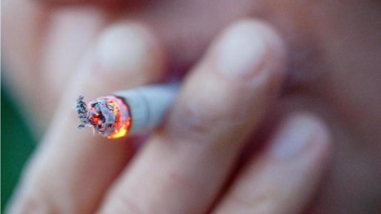 Der US-Tabakkonzern Reynolds soll der Witwe eines an Lungenkrebs gestorbenen Kettenrauchers mehr als 23 Milliarden Dollar Schadensersatz zahlen. 