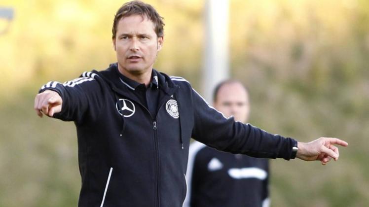 Wegweiser: DFB-Trainer Marcus Sorg tritt mit der U19-Nationalmannschaft bei der EM in Ungarn an. Wegweiser: DFB-Trainer Marcus Sorg tritt mit der U19-Nationalmannschaft bei der EM in Ungarn an.