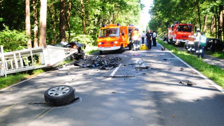 Bei einem Verkehrsunfall in Geeste sind drei Menschen schwer verletzt worden. Bei einem Verkehrsunfall in Geeste sind drei Menschen schwer verletzt worden.