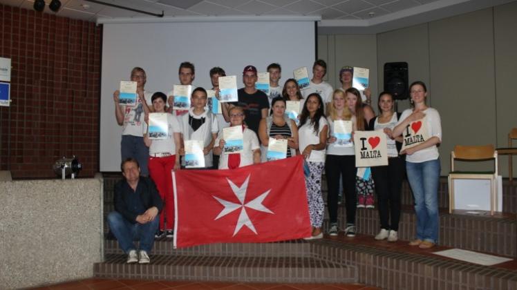 Zertifikate für ihren Auslandsaufenthalt auf Malta erhielten die BBS-Schüler. 
